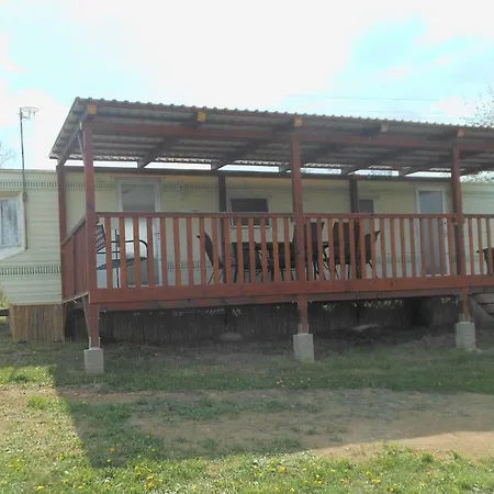 キャンプ場 Mobilheim Vyr Výrovice